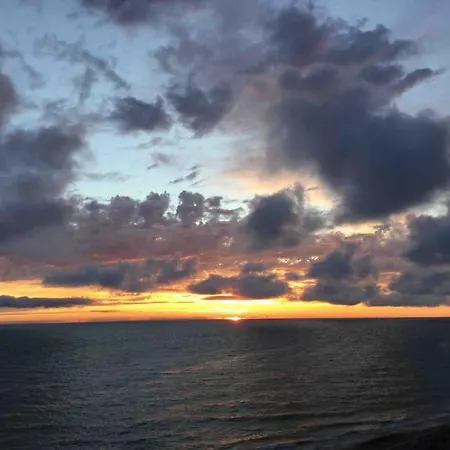 Les Iles Vue Sur Agon-Coutainville
