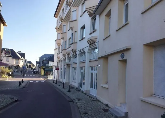 Les Iles Vue Sur Agon-Coutainville