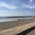 Les Iles Vue Sur
