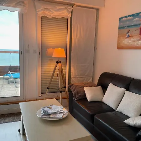 Les Iles Vue Sur Agon-Coutainville