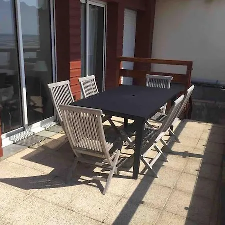 Les Iles Vue Sur Agon-Coutainville