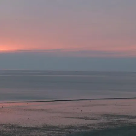 Les Iles Vue Sur Agon-Coutainville