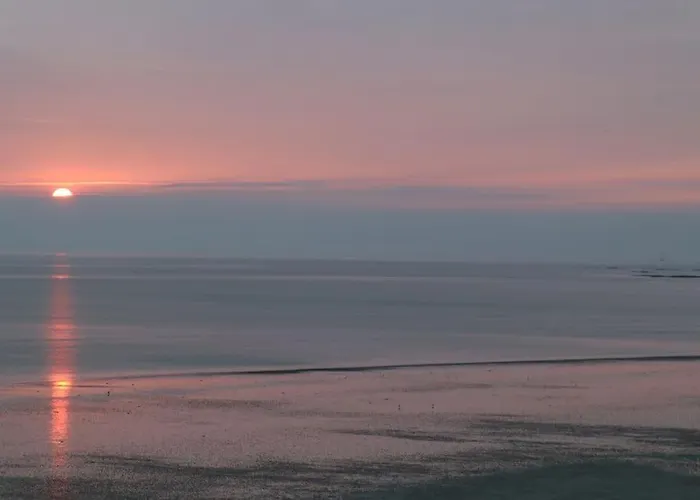 Les Iles Vue Sur Agon-Coutainville